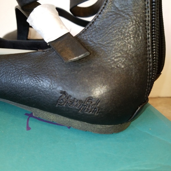 Strappy Black Faux Leather Flats Zipper NIB - Picture 7 of 8